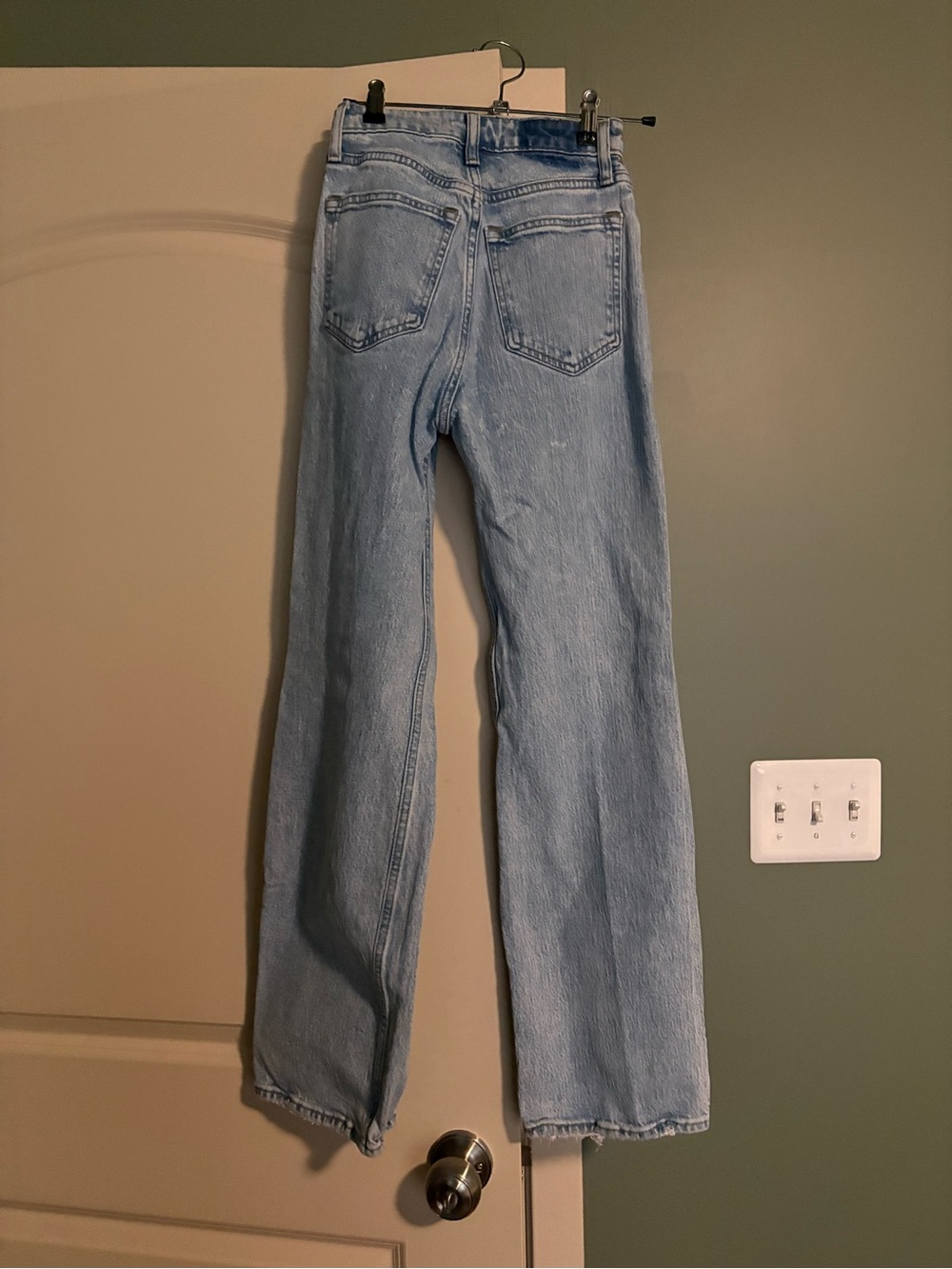 Abercrombie & Fitch 90s High-Rise Relaxed Jeans - Picture 3 of 5